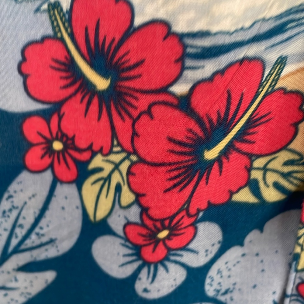 ♥️Disney Parks♥️ Men’s Hawaiian shirt size (XL) - Picture 7 of 13